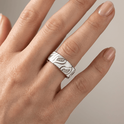 Silver Leaf Zirconia Band Ring by Rose & Oliver - product image 2